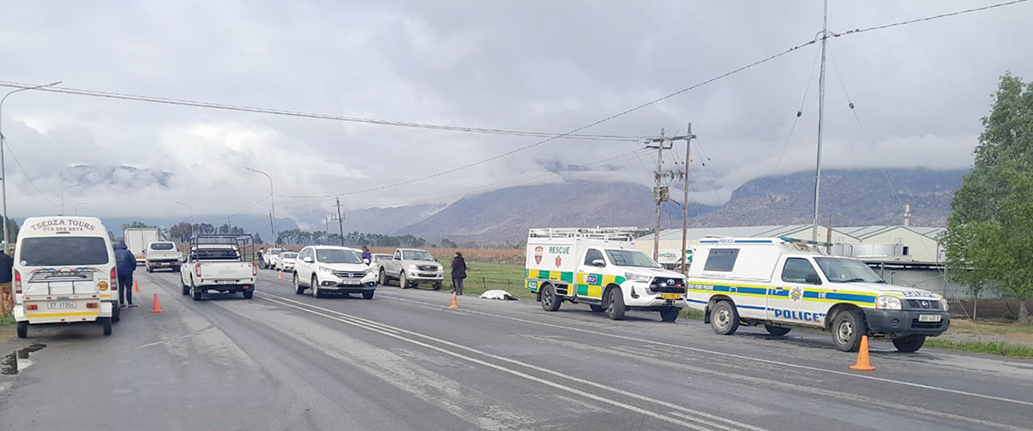 Taxi tref man langs pad