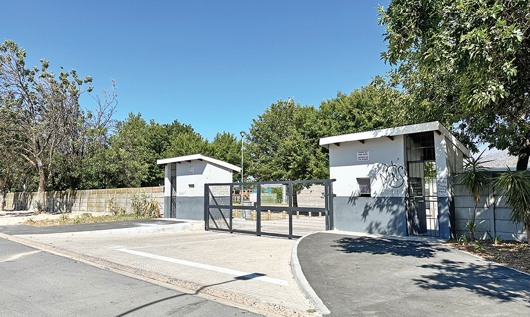 Besope rubyondersteuner jaag op veld