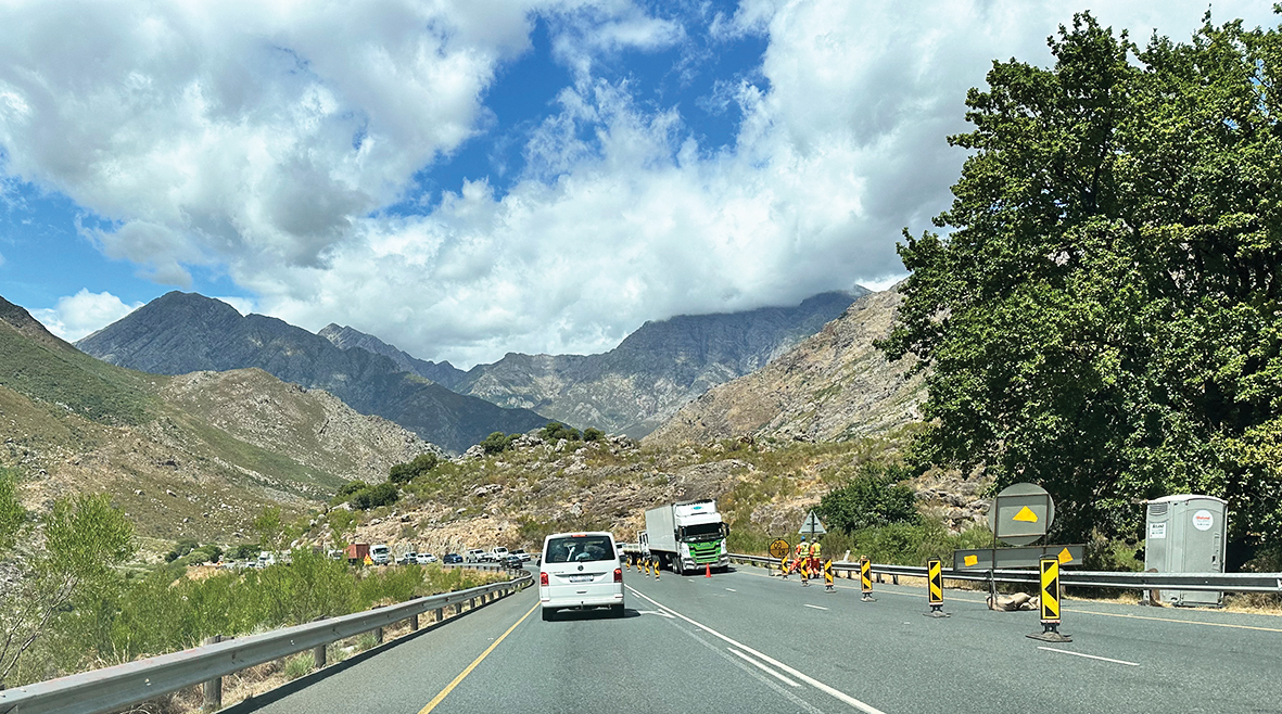 Padwerke het skaars begin en motoriste is gefrustreed