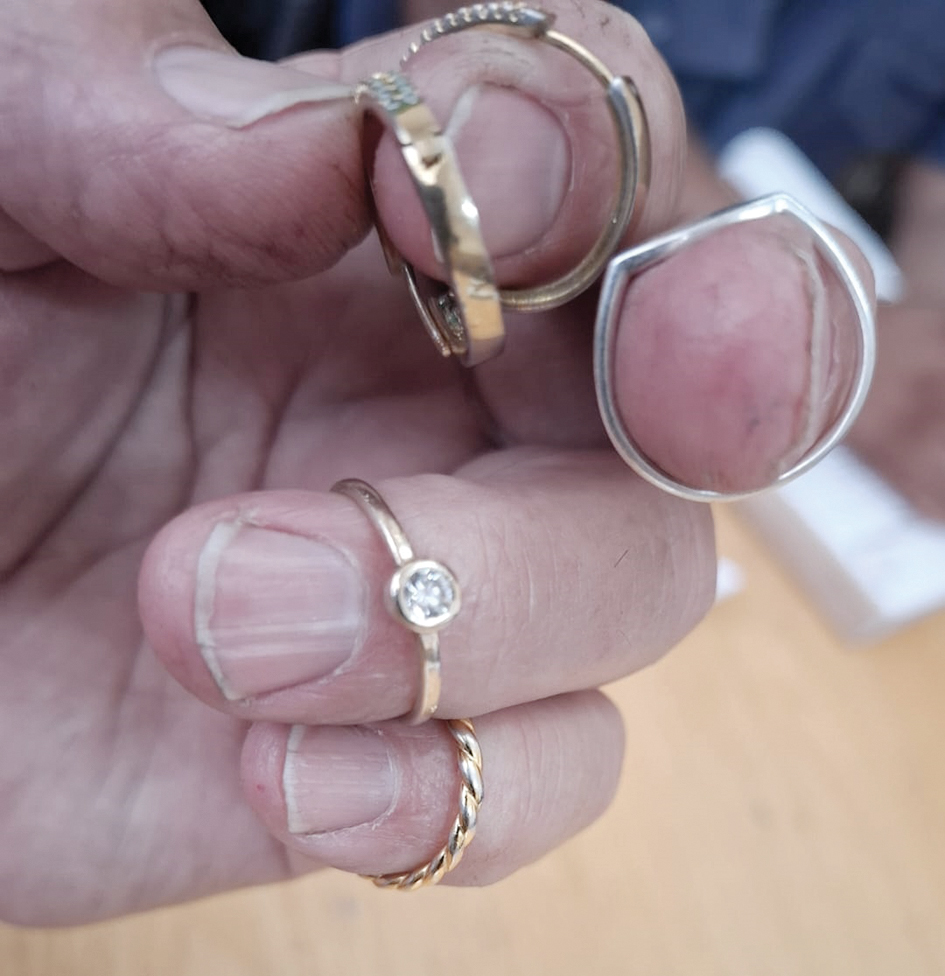 Vyf buitelanders weer in hof